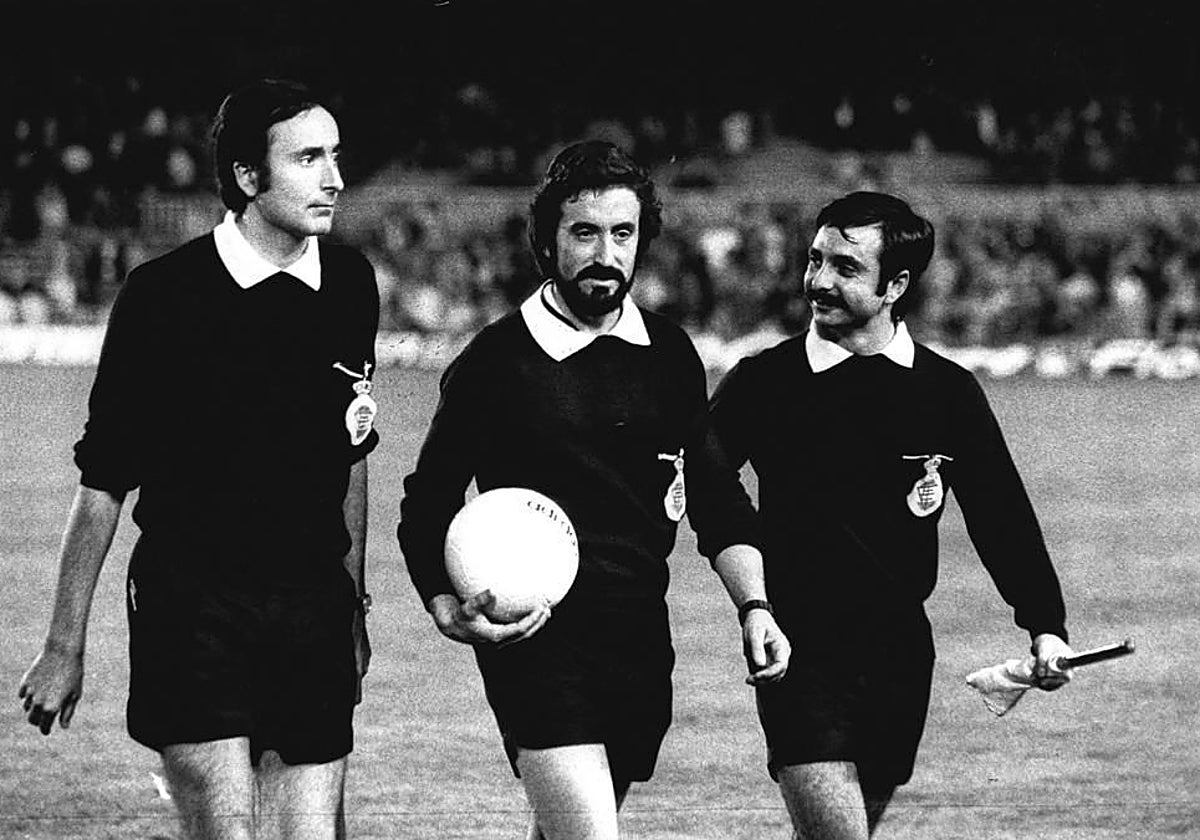 José Donato Pes Pérez, en el centro de la imagen