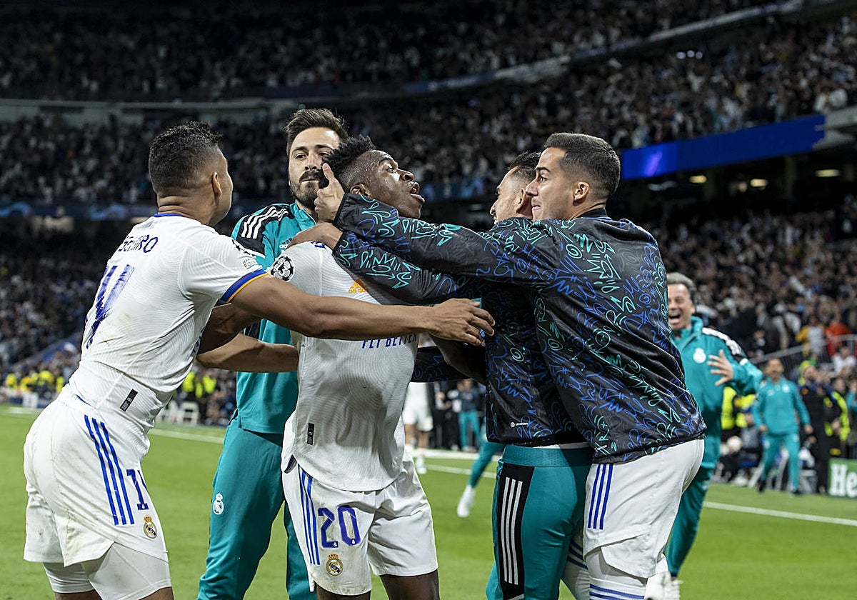 Futbolistas del Real Madrid celebran la victoria ante el Manchester City en la pasada Champions