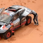 Carlos Sainz se retira del Dakar