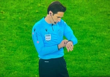 Sigue el lío arbitral: el despiste de Munuera Montero en el Sporting-Valencia