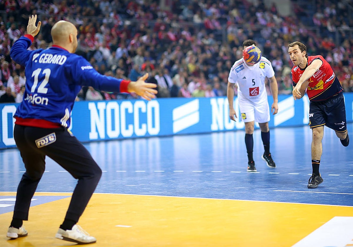 Odriozola lanza desde los siete metros ante Gerard