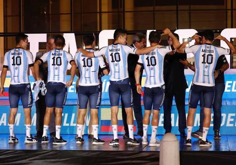 Sin plata, pero más felices: la calle argentina 40 días después del Mundial
