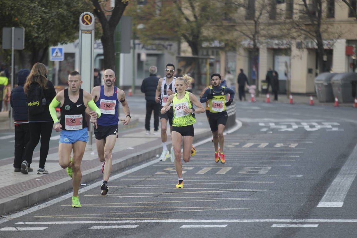 Corredores en la Media Maratón de Sevilla 2023