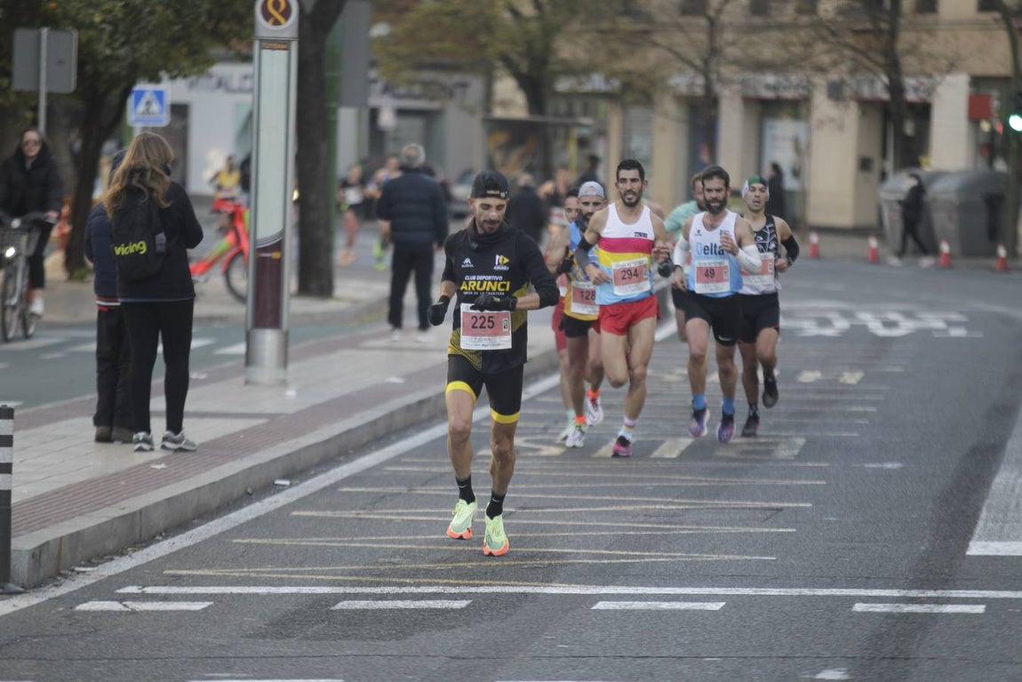 Corredores en la Media Maratón de Sevilla 2023