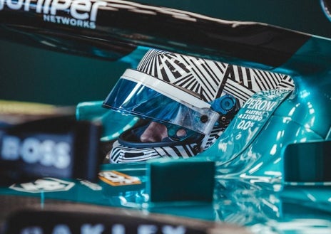 Imagen secundaria 1 - Las primeras imágenes de Fernando Alonso con el Aston Martin en Jerez