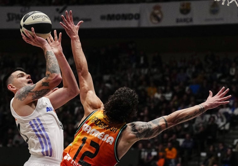 El Madrid sufre para meterse en semifinales