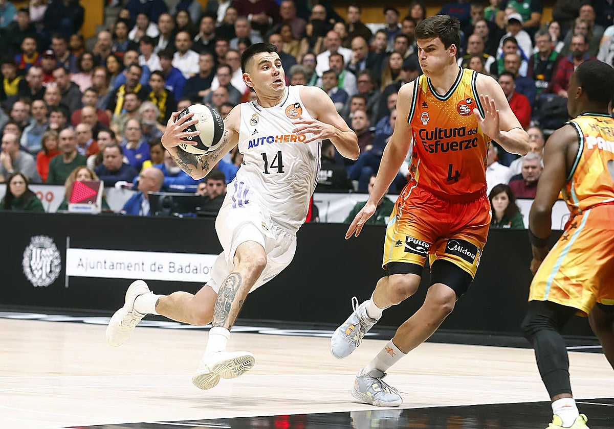 Deck entra a canasta en el partido ante el Valencia Basket