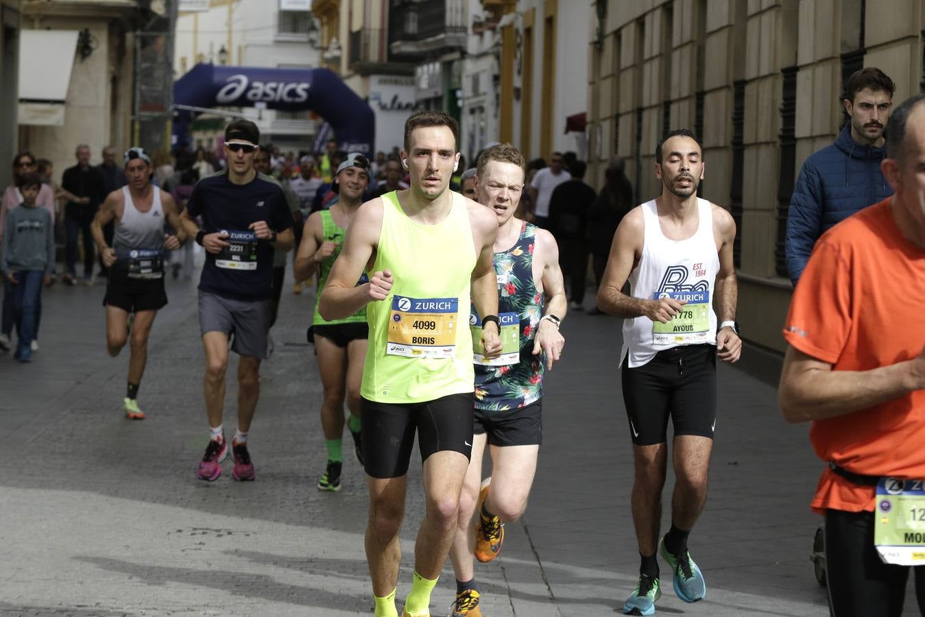 Participantes en el Zurich Maratón de Sevilla 2023