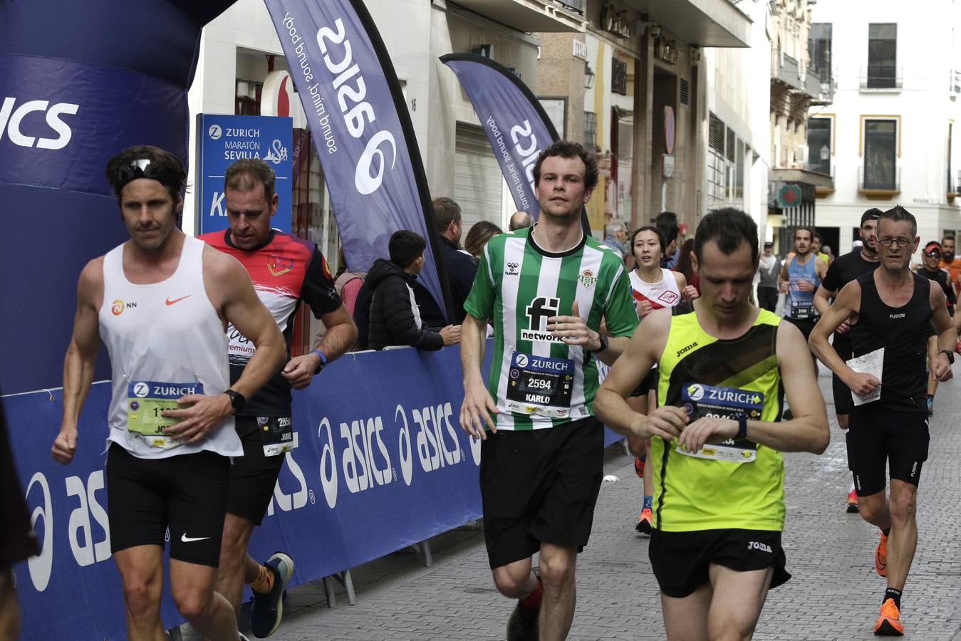 Participantes en el Zurich Maratón de Sevilla 2023