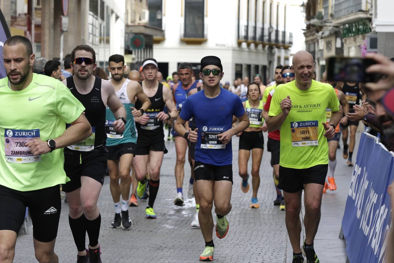 Participantes en el Zurich Maratón de Sevilla 2023
