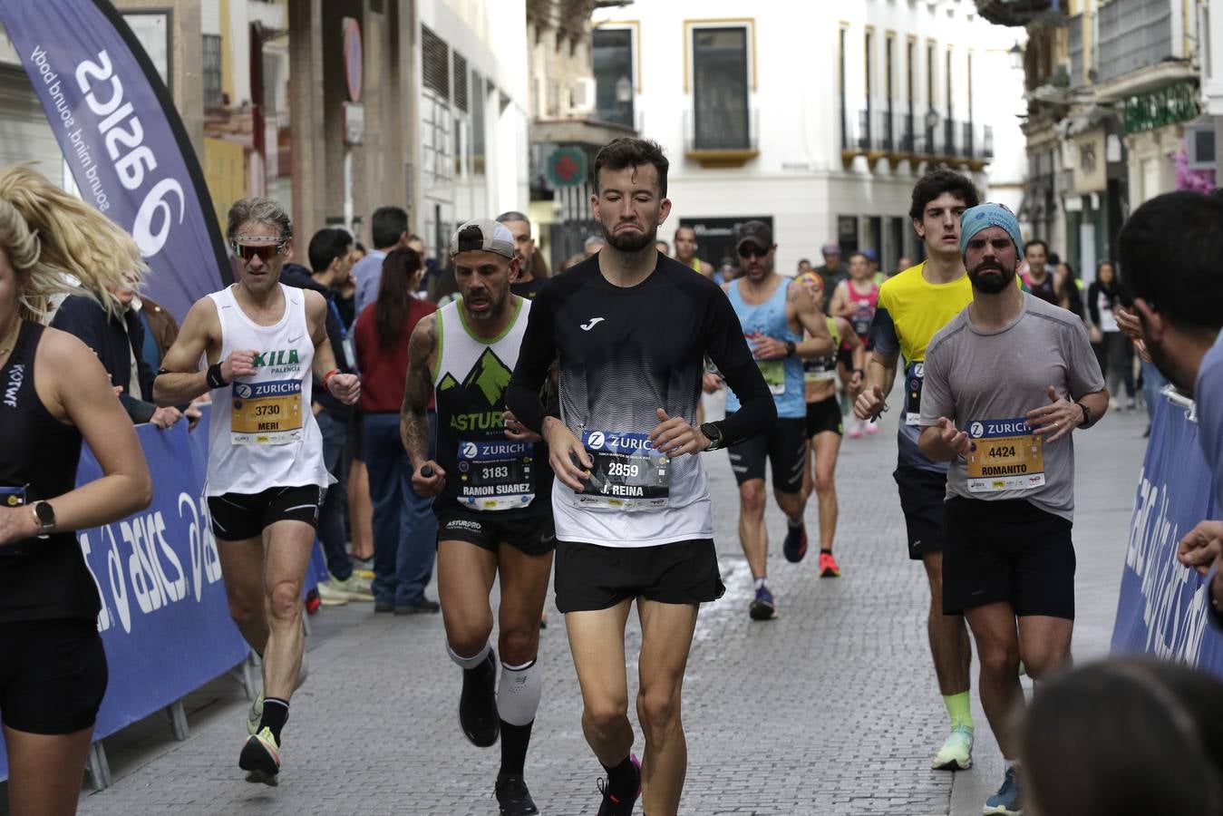 Participantes en el Zurich Maratón de Sevilla 2023