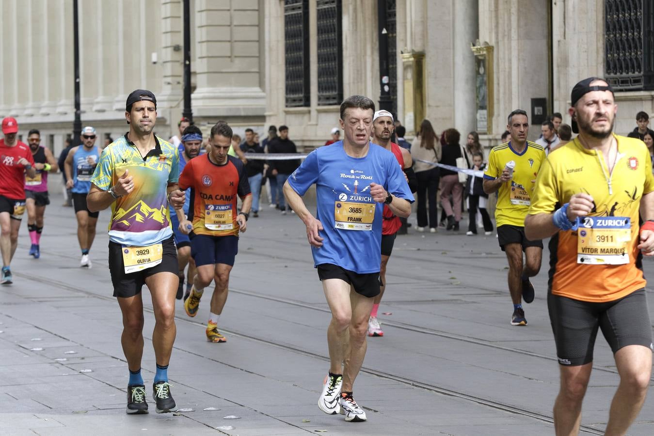 Participantes en el Zurich Maratón de Sevilla 2023