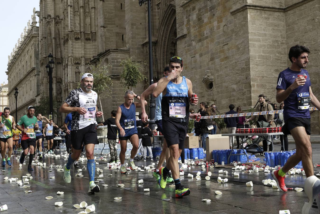 Participantes en el Zurich Maratón de Sevilla 2023