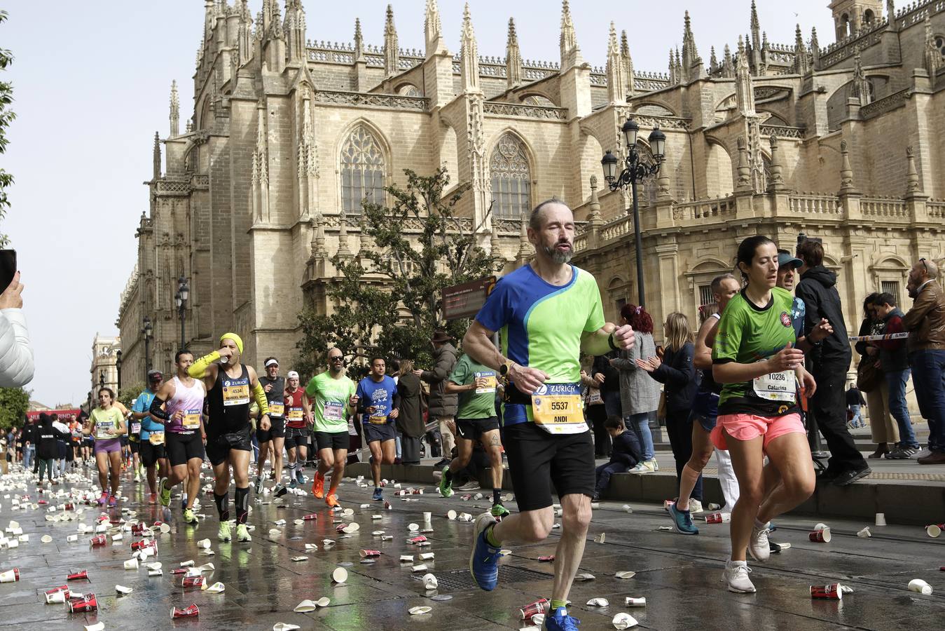 Participantes en el Zurich Maratón de Sevilla 2023