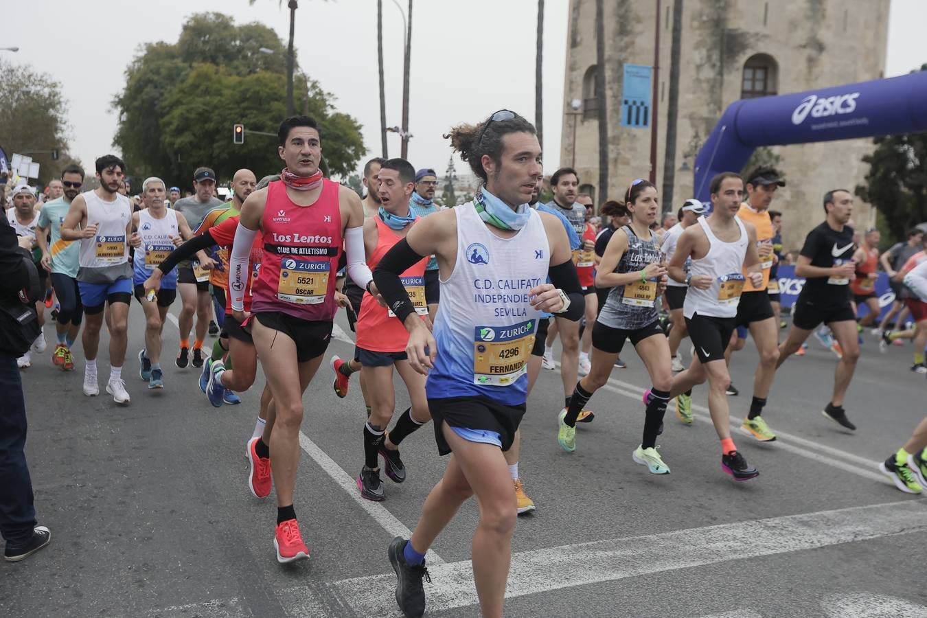 Participantes en el Maratón de Sevilla 2023