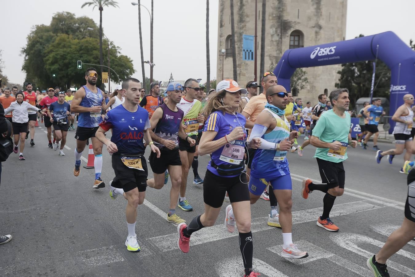 Participantes en el Maratón de Sevilla 2023