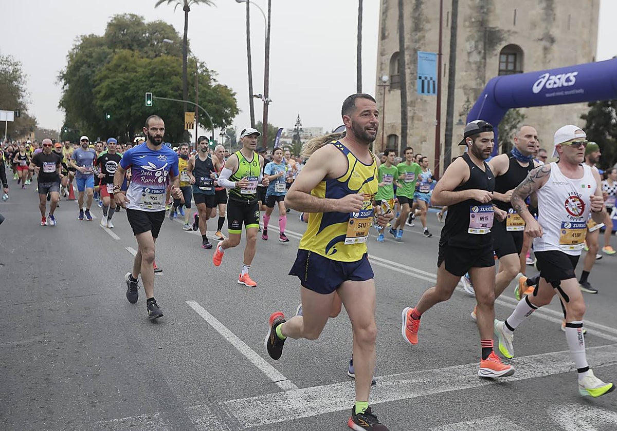Participantes en e Maratón de Sevilla 2023