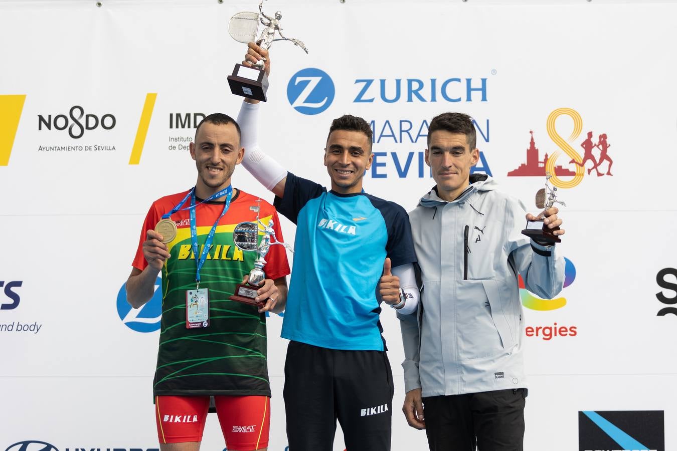 Diferentes momentos del Zurich Maratón Sevilla 2023