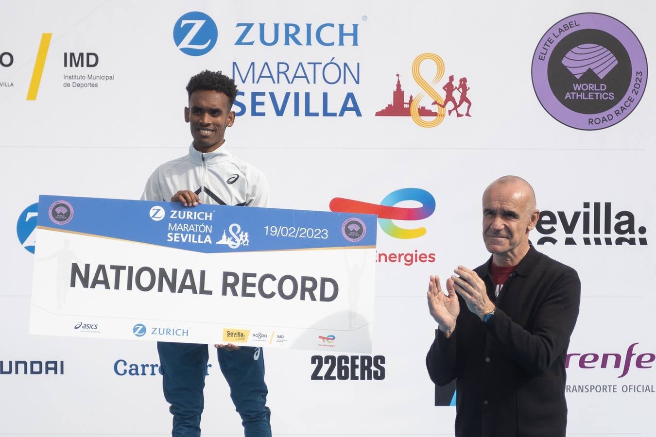 Diferentes momentos del Zurich Maratón Sevilla 2023