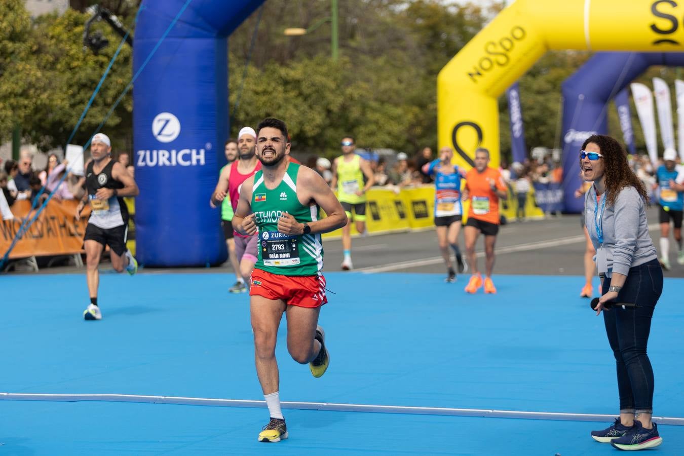 Diferentes momentos del Zurich Maratón Sevilla 2023