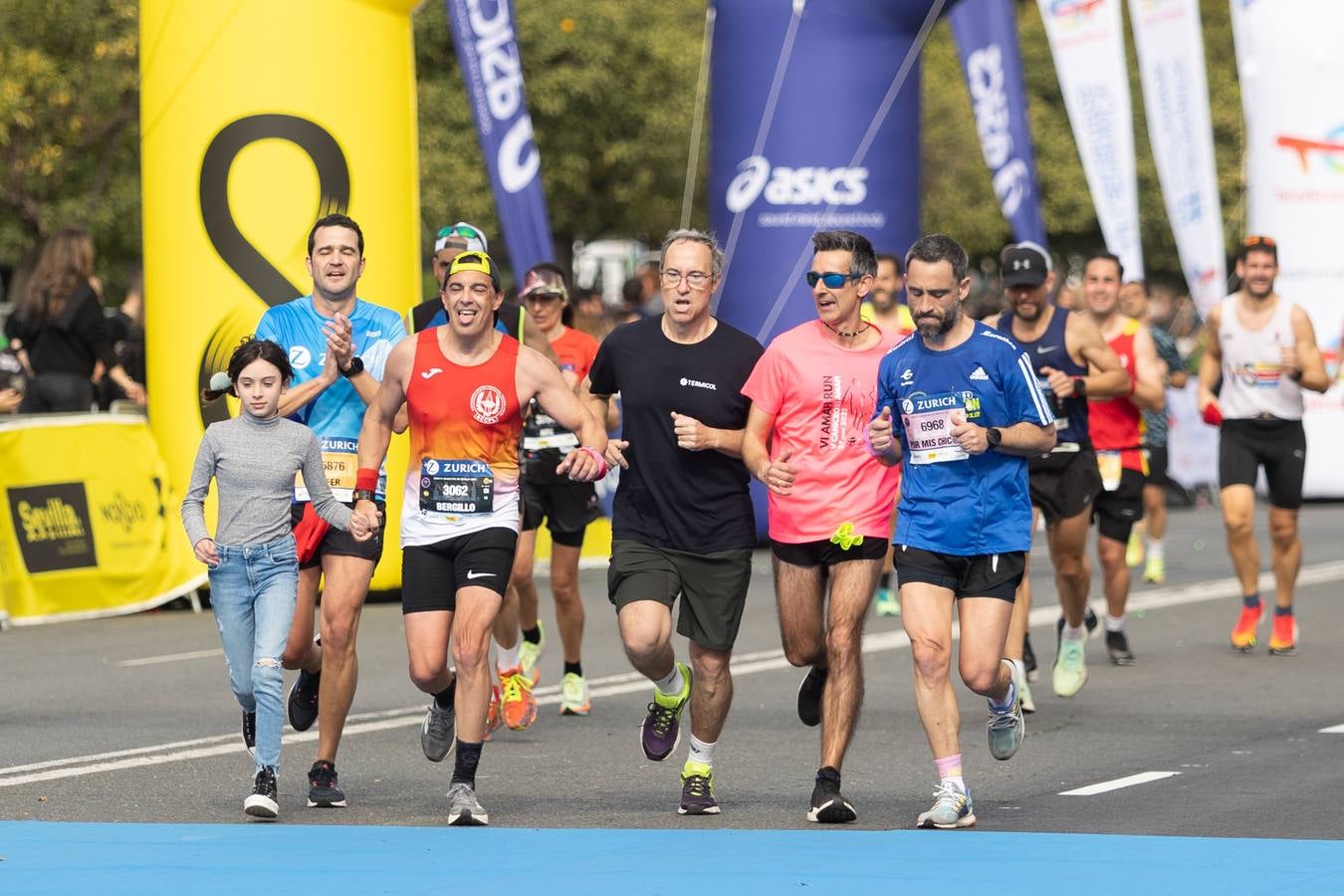 Diferentes momentos del Zurich Maratón Sevilla 2023