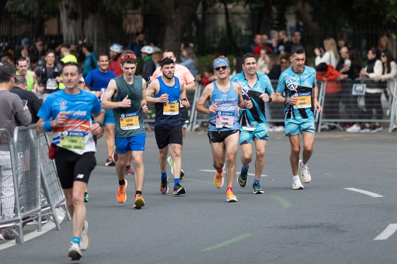 Diferentes momentos del Zurich Maratón Sevilla 2023