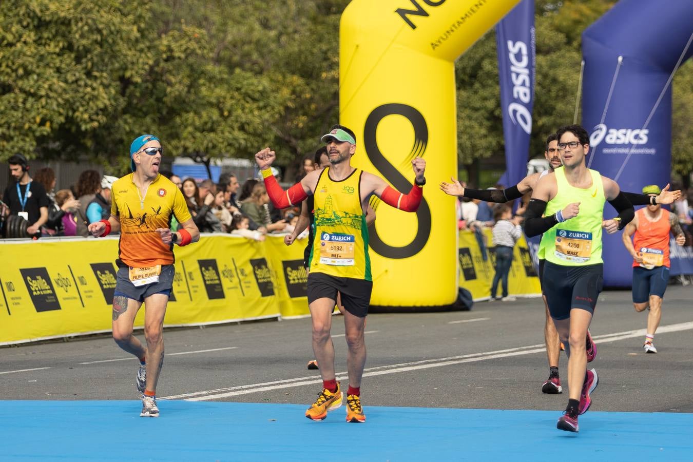 Diferentes momentos del Zurich Maratón Sevilla 2023