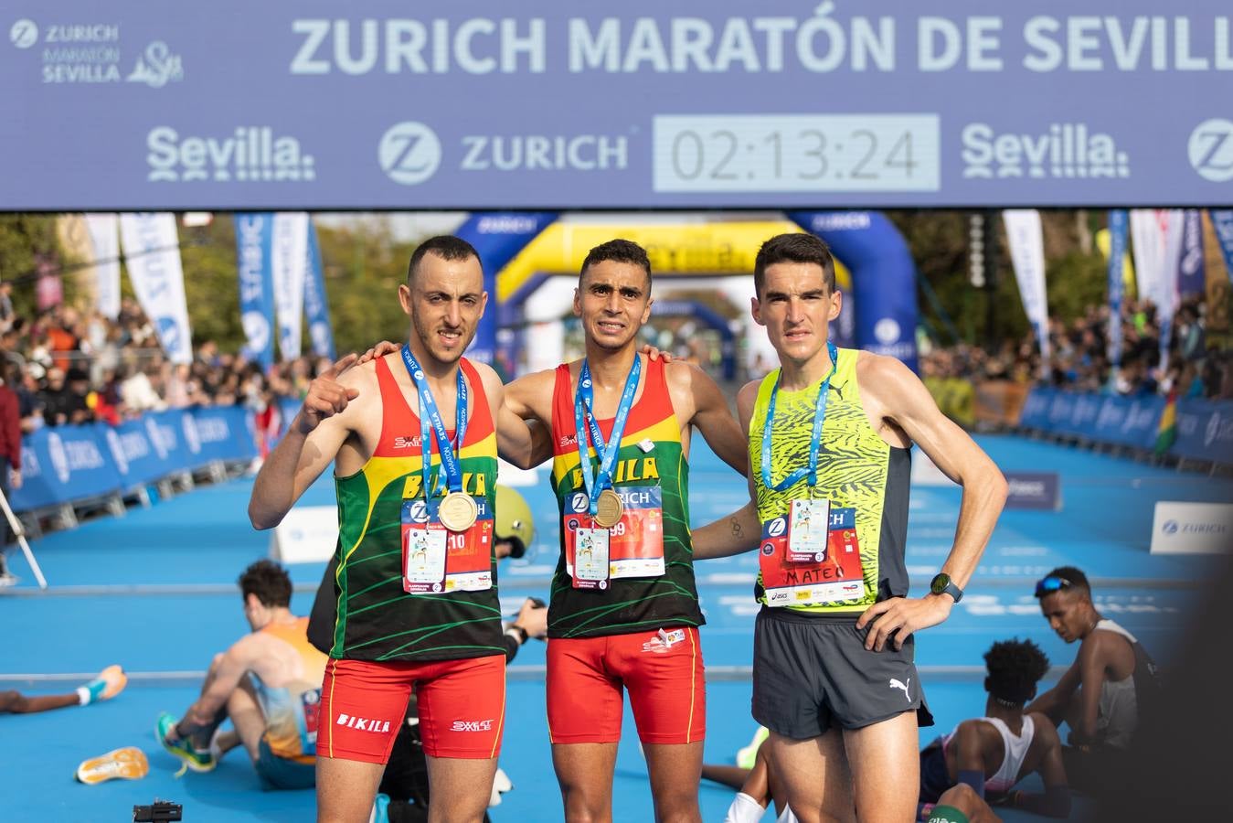 Diferentes momentos del Zurich Maratón de Sevilla 2023