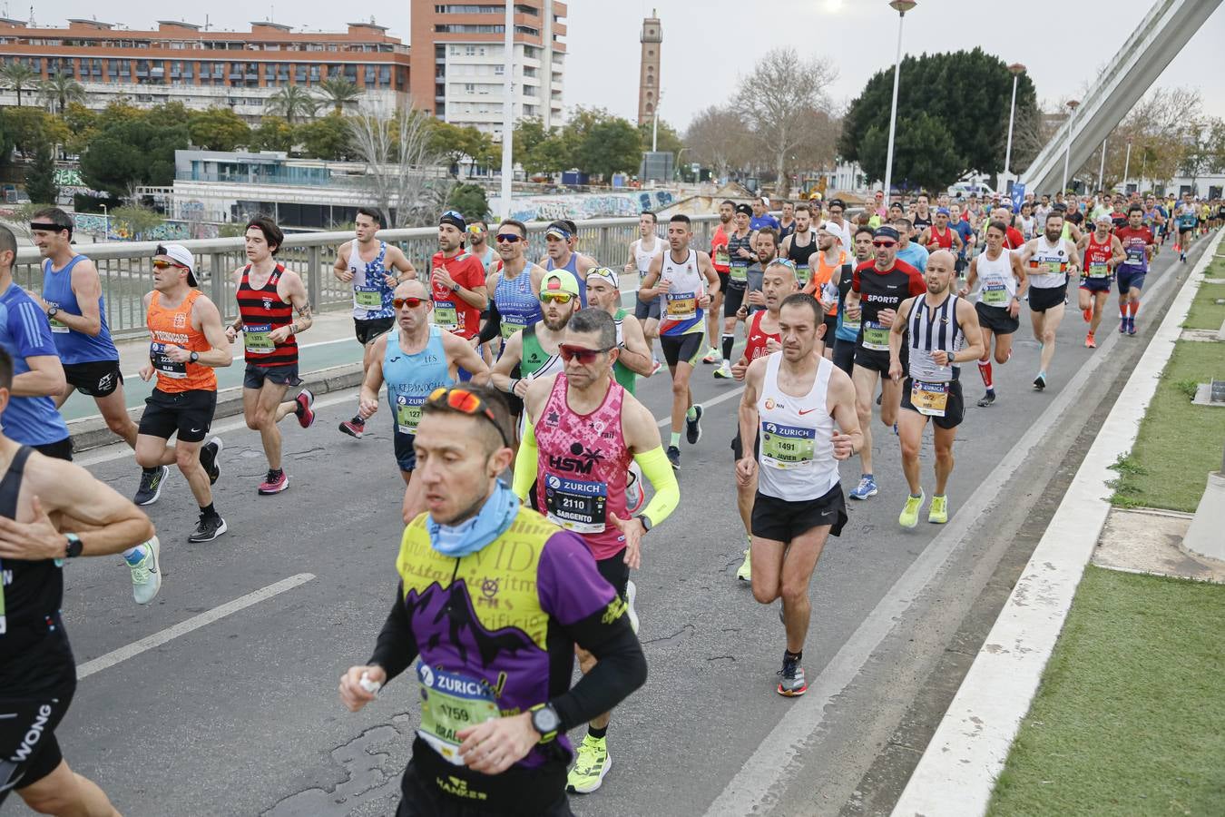 Participantes en el Maratón de Sevilla 2023