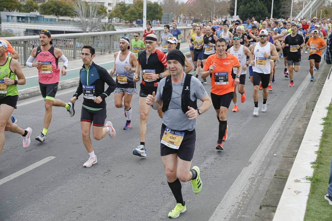 Participantes en el Maratón de Sevilla 2023