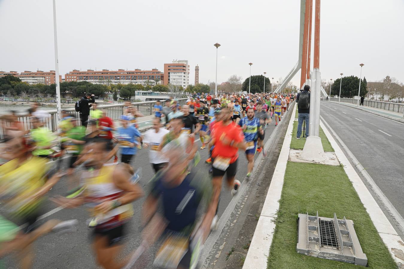 Participantes en el Maratón de Sevilla 2023