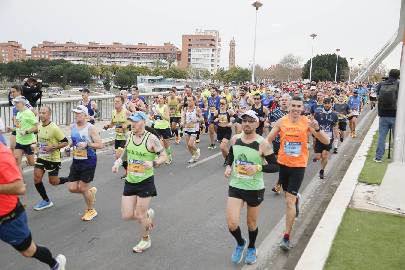 Participantes en el Maratón de Sevilla 2023