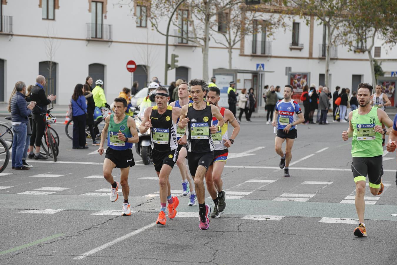 Participantes en el Maratón de Sevilla 2023