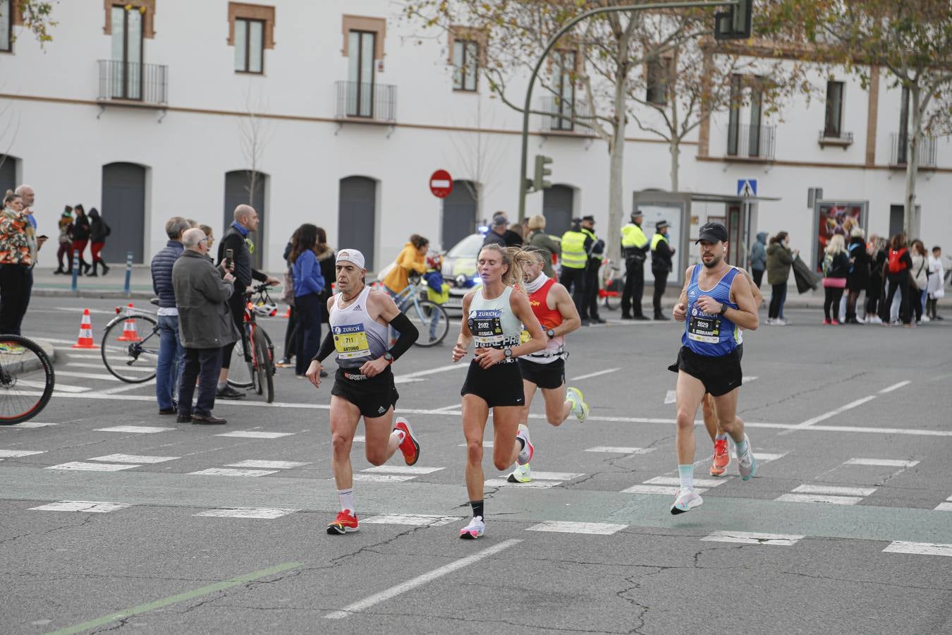 Participantes en el Maratón de Sevilla 2023