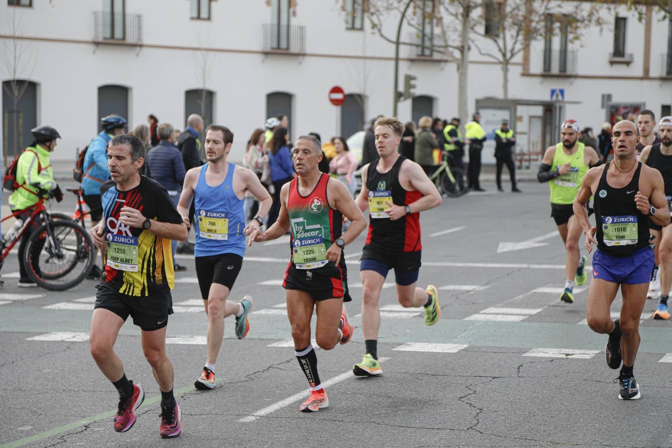 Participantes en el Maratón de Sevilla 2023