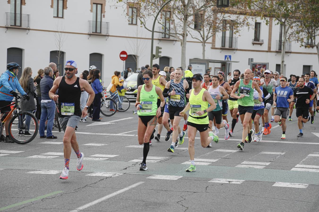 Participantes en el Maratón de Sevilla 2023