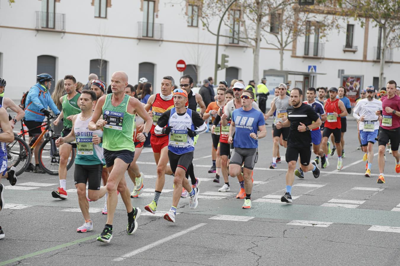 Participantes en el Maratón de Sevilla 2023