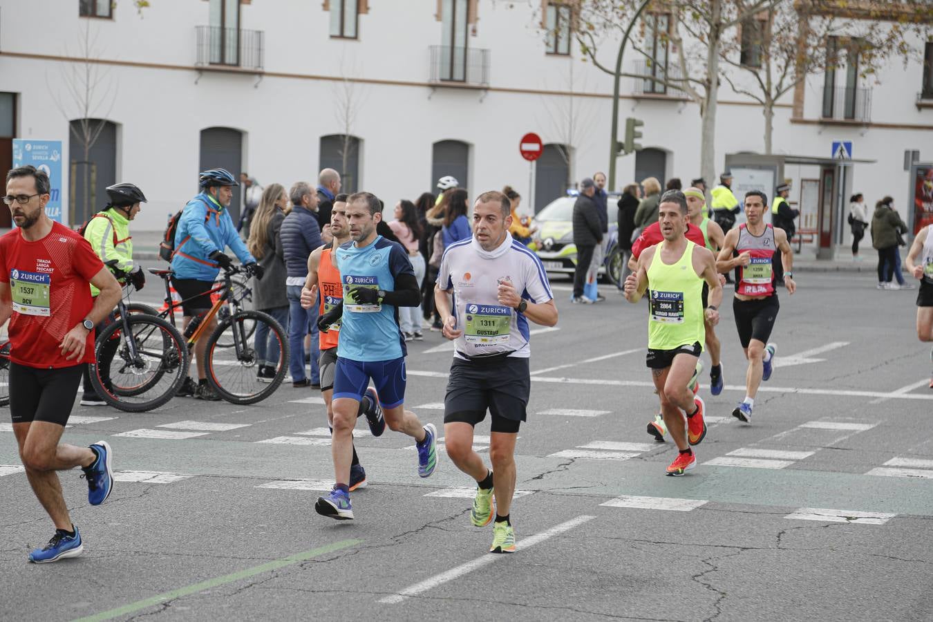 Participantes en el Maratón de Sevilla 2023