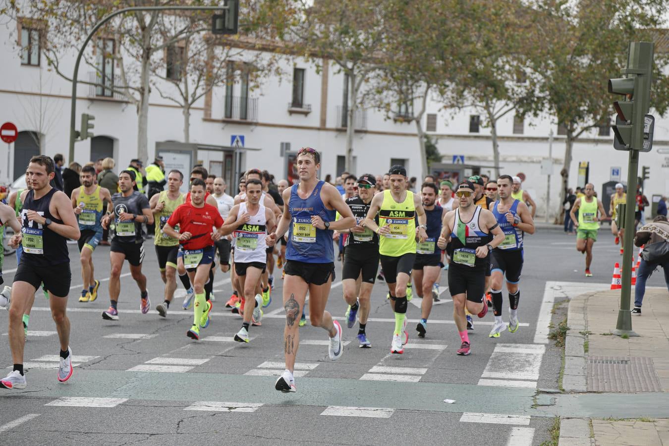 Participantes en el Maratón de Sevilla 2023