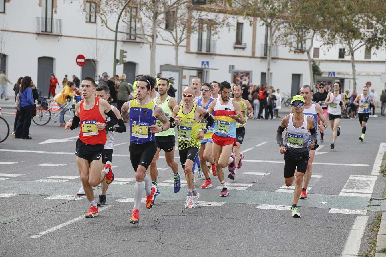 Participantes en el Maratón de Sevilla 2023