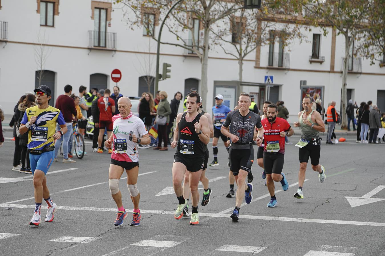 Participantes en el Maratón de Sevilla 2023