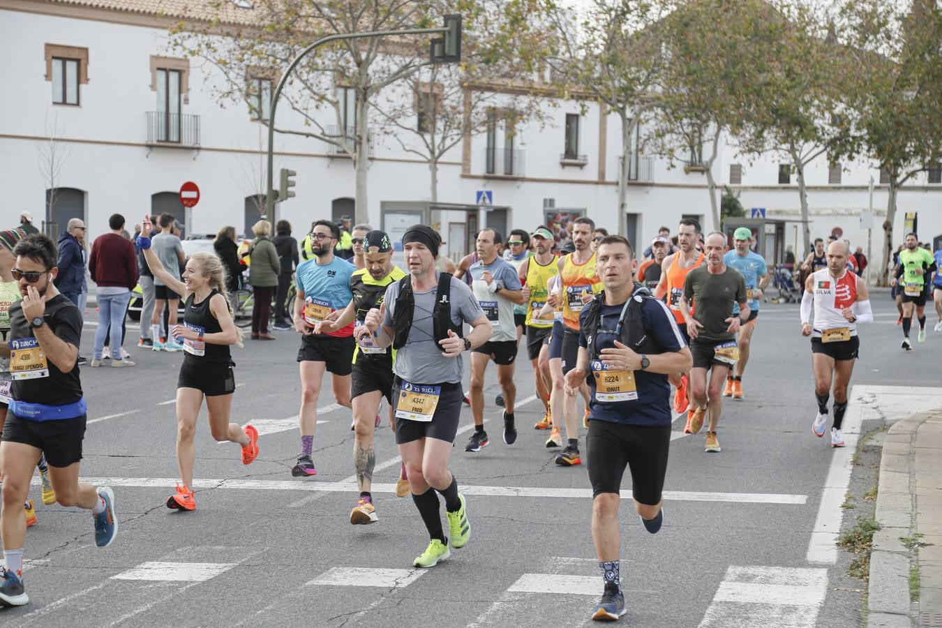 Participantes en el Maratón de Sevilla 2023