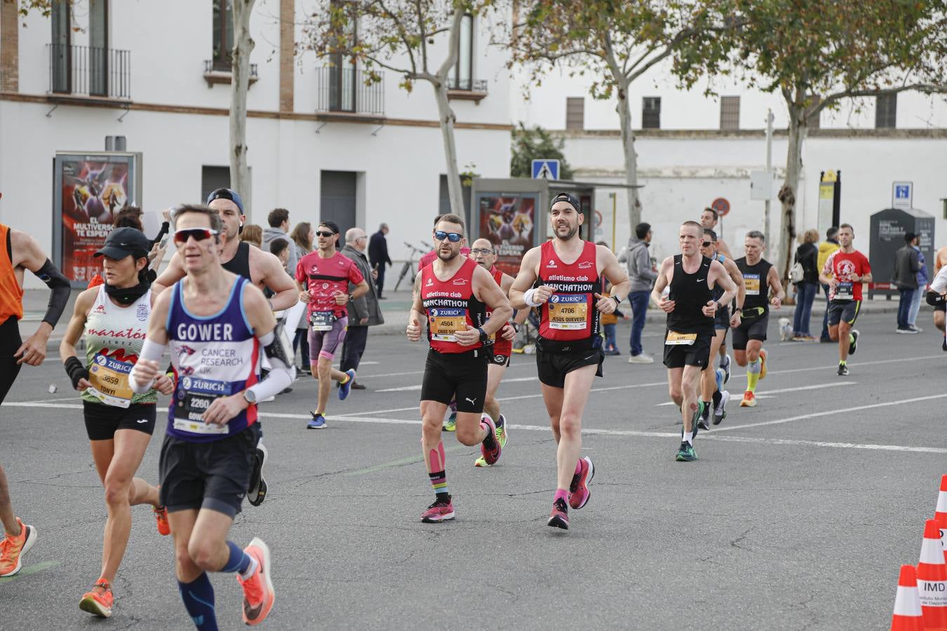 Participantes en el Maratón de Sevilla 2023