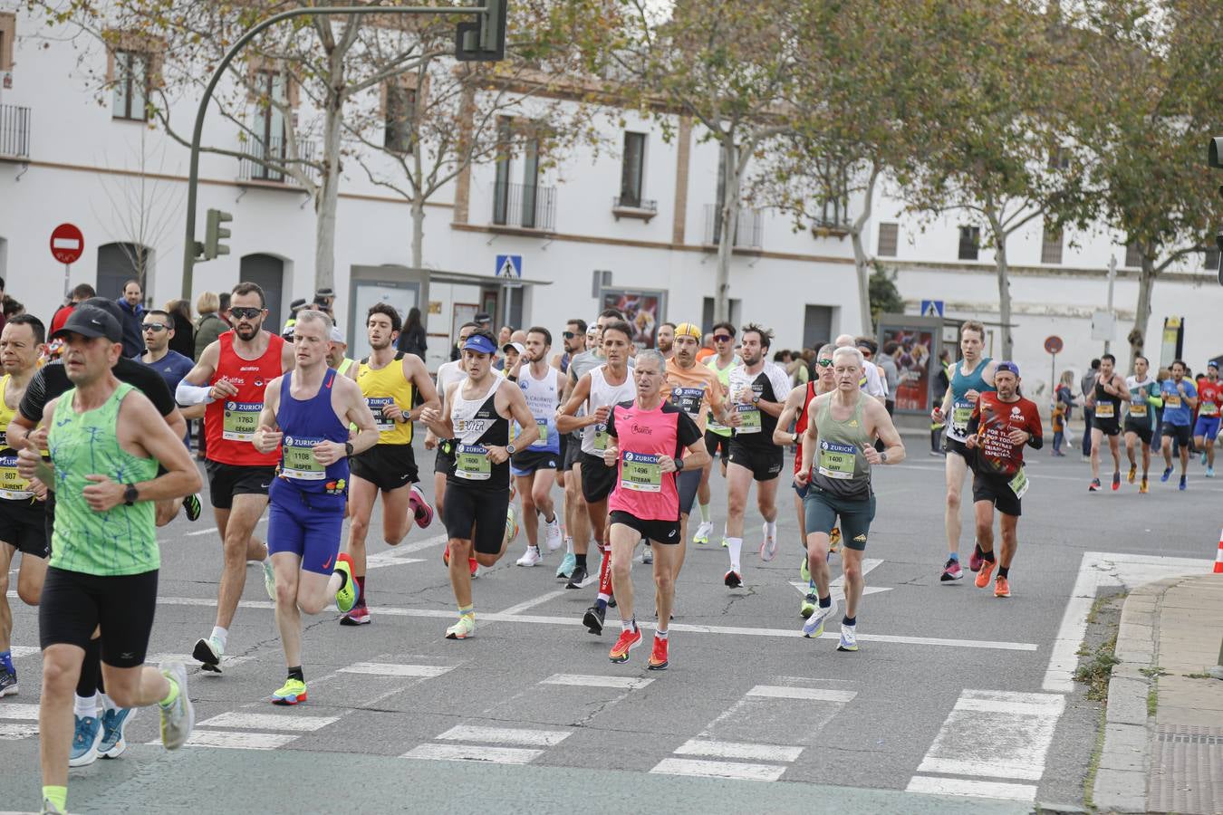 Participantes en el Maratón de Sevilla 2023