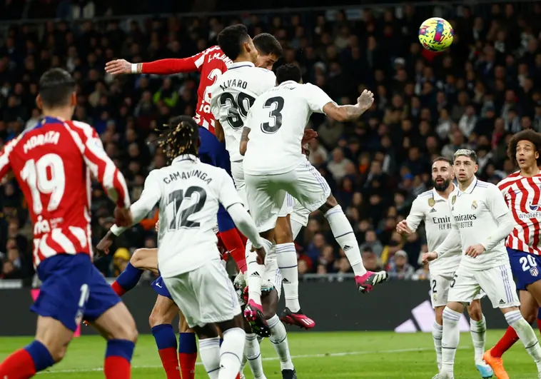 El uno x uno del Real Madrid - Atlético: Álvaro Rodríguez y Giménez exhiben su poderío aéreo