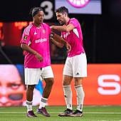 Ronaldinho ladra y PIO muerde una King's League que no quiere favoritos