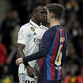 Del Vinicius-Gavi al Carvajal-Xavi: noche de tensión y piques en el Bernabéu