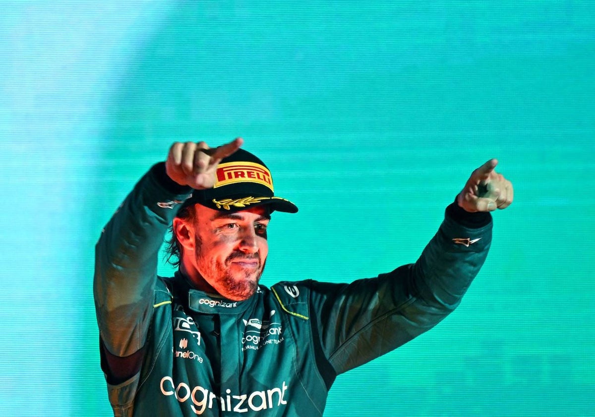 Alonso disfruta de su tercer puesto en la primera carrera de la temporada