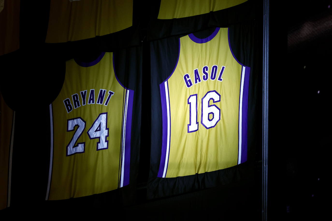 La retirada de la camiseta de Pau Gasol de los Lakers, en imágenes