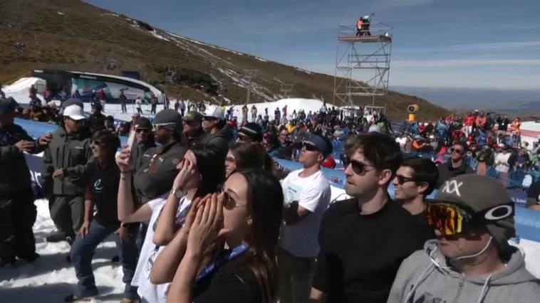 Lucas Eguibar gana la prueba de la Copa del Mundo de Snowboard Cross de Sierra Nevada